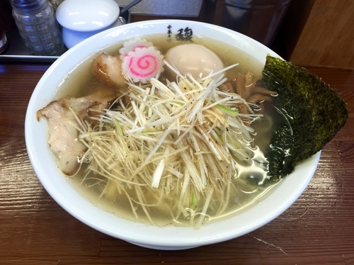 「ねぎそば・平打ち麺＋味付玉子」@中華そば 馥の写真