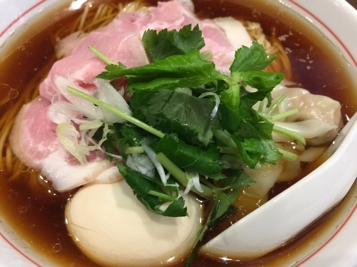 「特撰ラーメン黒(大)」@八咫烏の写真