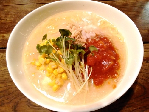 「期間限定 ツナトマト豚骨ラーメン」@琉球チルダイの写真