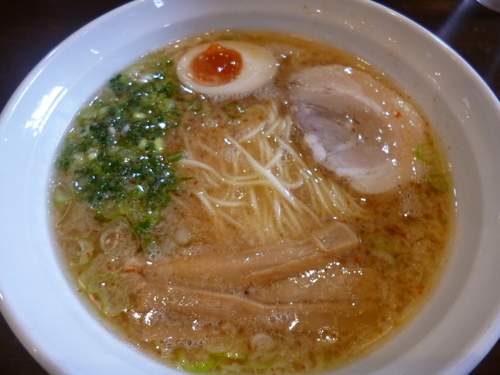 「【限定】背脂パンチラーメン」@麺王道 勝の写真