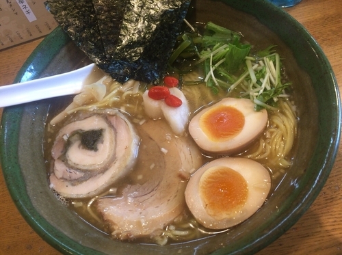 「特選塩煮干ラーメン+餃子」@らーめん しおの風 本店の写真