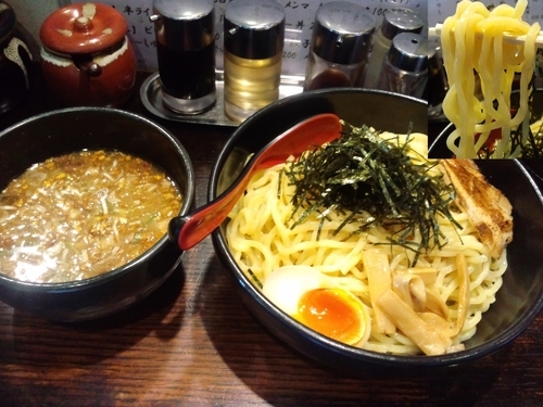 「花山椒と柚子のつけ麺大盛950円」@中屋の写真