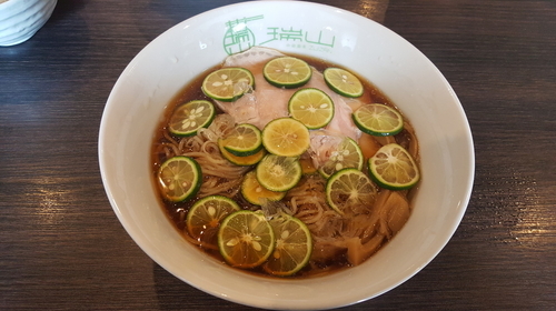 「【限定】冷やしすだちの中華蕎麦 ￥800」@中華蕎麦 瑞山（ZUIZAN）の写真