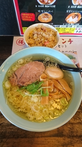 「塩らーめん(ミニチャーハンセット780円) 煮玉子100円」@手打ちらーめん 高橋の写真