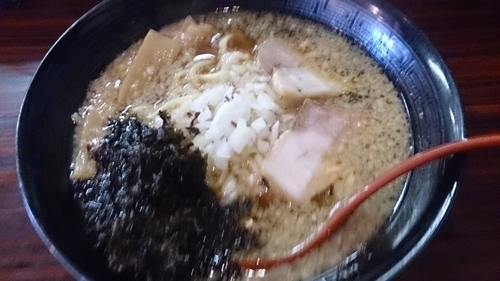 「燕黒ラーメン 油普通」@煮干しらあめん 燕黒の写真