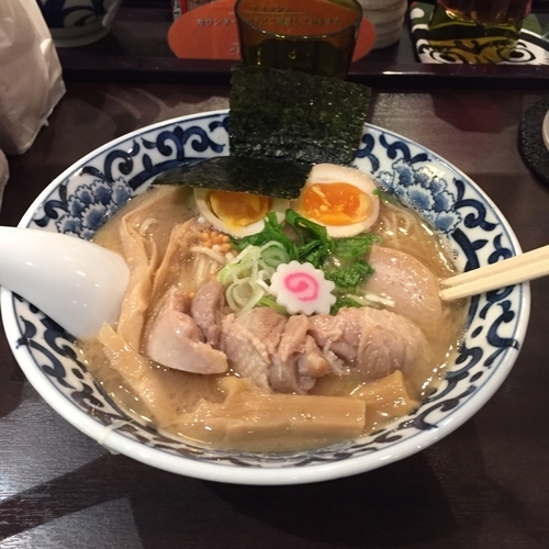 「らー麵 全部のせ」@東京駅 斑鳩の写真