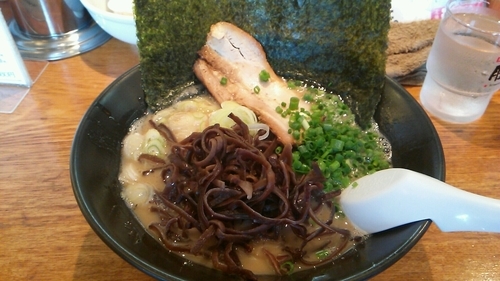 「きくらげ豚骨（まる）　760円」@茨城豚骨 とんこつ家 高菜の写真