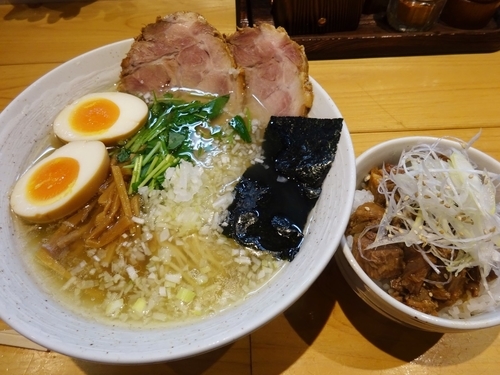 「しおら～めん 750円 ＋ 日替わりご飯 100円」@麺や そめいよしのの写真