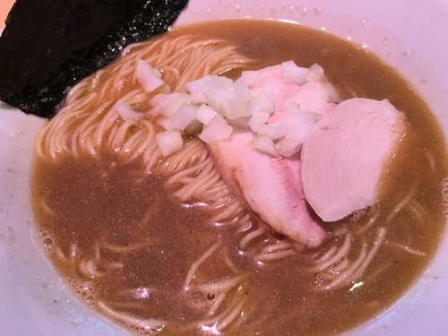 「土日祝日限定  煮干しらーめん  【no name覚醒】」@らーめん芝浜の写真