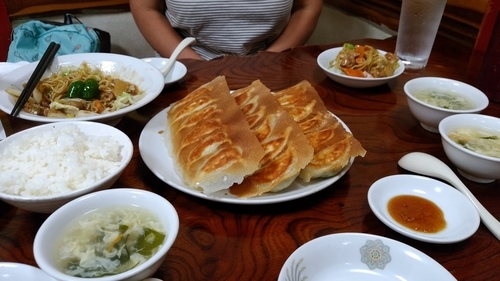 「歓迎名物羽根付き餃子 350円 ほかいろいろ」@歓迎 あやめ橋支店の写真