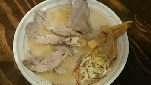 「ラーメン＋塩煮豚」@西中島 光龍益の写真