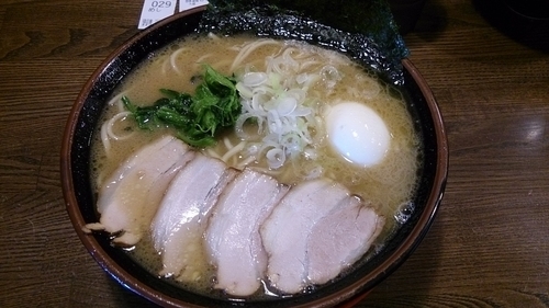 「醤油豚骨 きまのせ 大盛」@きまはち商店の写真