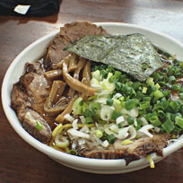 「鎌倉チャーシュー900円＋大盛200円」@鎌倉家の写真