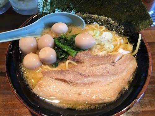 「しょうゆラーメン」@麺屋TAKUMI 加須店の写真