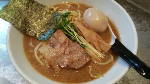 「味玉やまらぁ大盛(950円)」@麺 やまらぁの写真