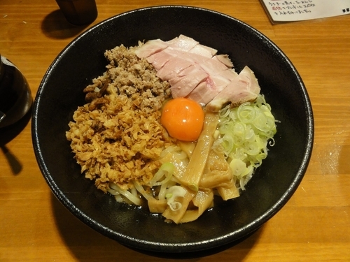 「カレーまぜそば」@麺屋うさぎ 宿院店の写真