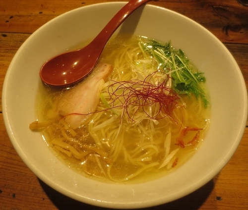 「香彩鶏だし塩ラーメン　790円」@麺屋 翔 西新宿本店の写真