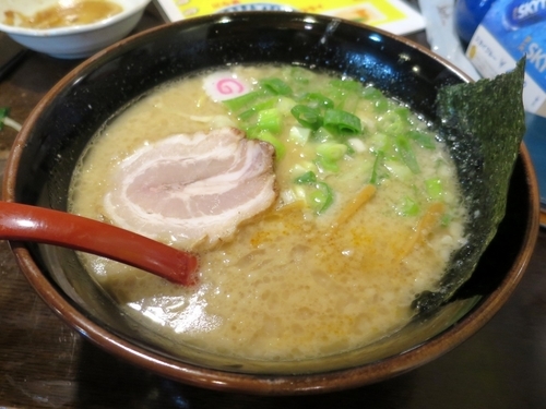 「トンコツしょうゆ麺 ７８０円 ※太麺」@麺屋 五郎蔵の写真