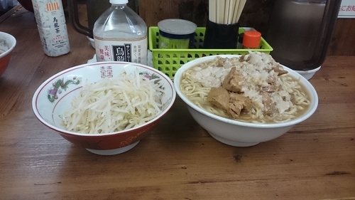 「麺増し　大豚ダブル(ヤサイアブラカラメ)￥１０００」@ラーメン二郎 品川店の写真