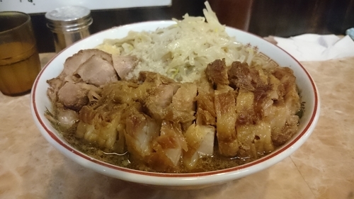 「ラーメン中+豚一本」@肉汁らーめん 公 kimiの写真