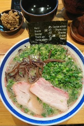 「ねぎらーめん850円 赤オニ120円 替玉130円」@博多長浜らーめん 田中商店の写真