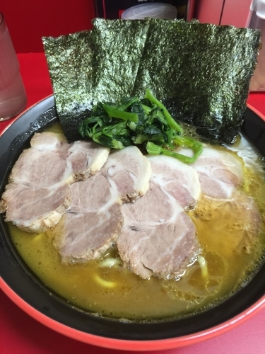 「チャーシュー麺中盛980円、硬め濃いめ」@横濱家系ラーメン 勝鬨家の写真