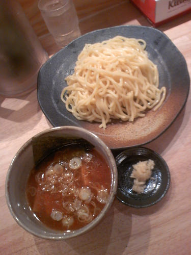 「つけ麺（中盛・つぶし生にんにくＷ）５００円通常７８０円」@つけ麺屋 やすべえ 渋谷店の写真