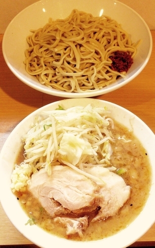 「【限定】　つけ麺（彩）850円　大盛り100円」@豚星。の写真