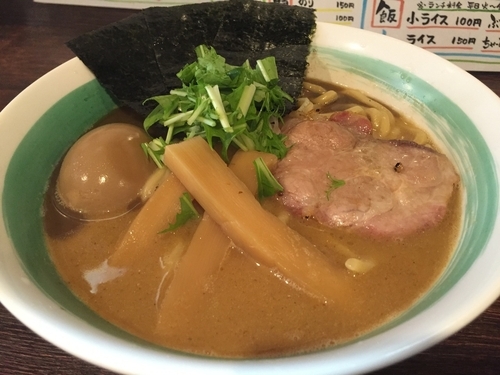 「味玉らぁめん」@自家製麺 麺屋 利八の写真
