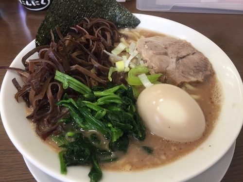 「ラーメン＋味玉＋きくらげ」@うまいヨ ゆうちゃんラーメンの写真