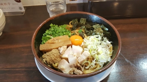 「亀城特製まぜそば」@麺屋 亀城の写真