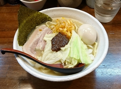 「熟成練り醤油らーめん(大盛無料)+味玉」@『   』（無銘）の写真