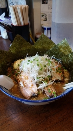 「全部入り醤油ラーメンの大盛」@葫 葛西店の写真