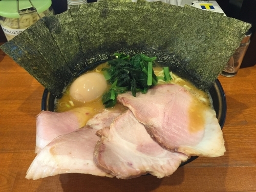 「中盛チャーシューメン＋味玉のり」@末廣家の写真