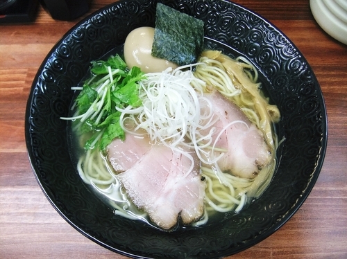 「鯵と鶏の塩ラーメン（750円）」@麺や 睡蓮の写真