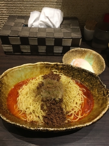 「汁なし担々麺3辛大盛 (680円)温泉玉子 (50円)」@中華そば くにまつ 本店の写真