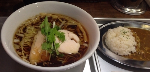 「八王子らーめん(期間限定)＋半カレーライス(ランチ限定)」@らーめん なぶら 京王八王子店の写真