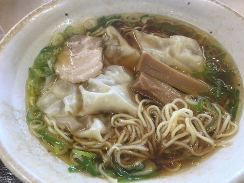 「ワンタン麺750円」@中華そば 弥太郎の写真