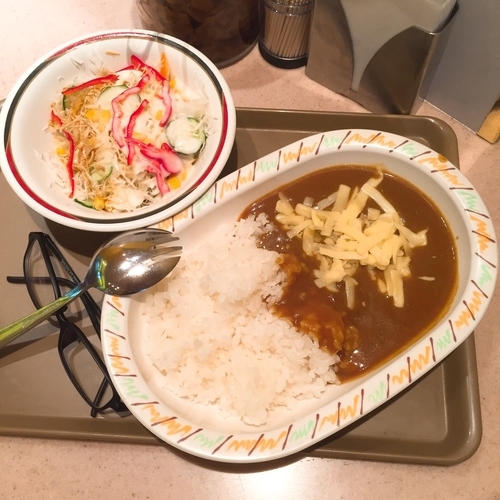 「チーズカレー（タイムサービス）＋グリーンサラダ」@CURRY SHOP ALPSの写真