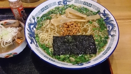 「台湾しょうゆ (もつ煮セット)」@ラーメン 郷の写真