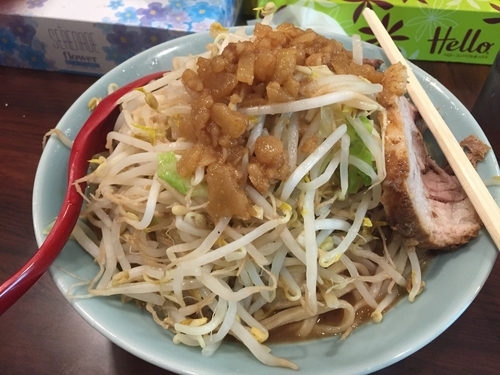 「中ラーメン+野菜普通　750円」@立川マシマシ SSRの写真