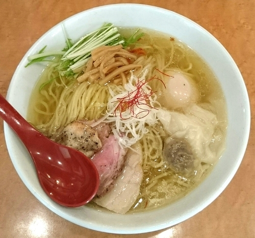「香彩鶏だし特製塩ラーメン」@麺屋 翔 西新宿本店の写真