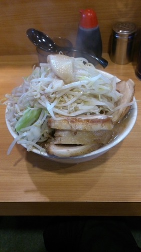 「小ラーメン豚入り」@ラーメン二郎 八王子野猿街道店2の写真