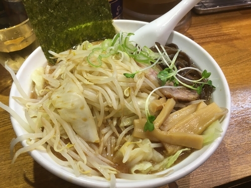 「野菜ラーメン大盛」@豚骨ラーメン 甲斐の写真