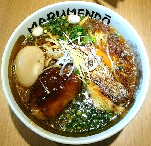 「イベリコ豚&鯛【限定麺】 味玉」@まる潮の写真