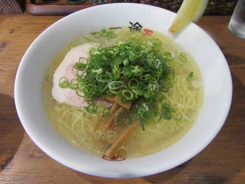 「限定　冷やし塩ラーメン（８３０円）」@らーめん一途の写真