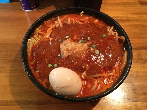 「どて辛らーめん 中盛り 味玉 ¥750、¥100」@どてちん 習志野店の写真