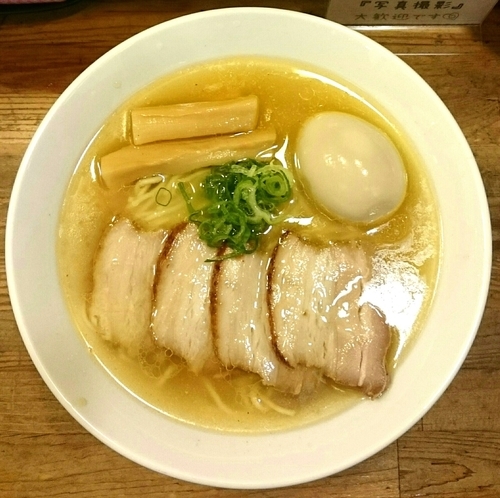 「特製淡麗鶏塩そば」@塩つけ麺 灯花の写真