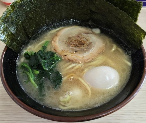 「ラーメン＋味玉＋のり（￥700＋￥100＋￥50）」@すずき家 下永谷2号店の写真