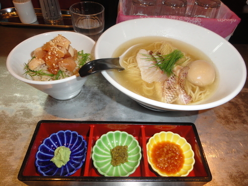 「【スペシャルコラボ 灯花×やまらぁ】　鯛と鶏+味玉」@麺 やまらぁの写真